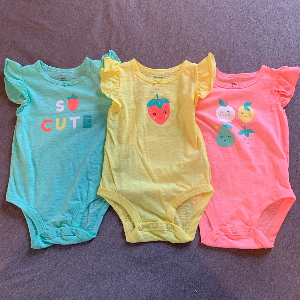 Carters onesies 💕 6 months